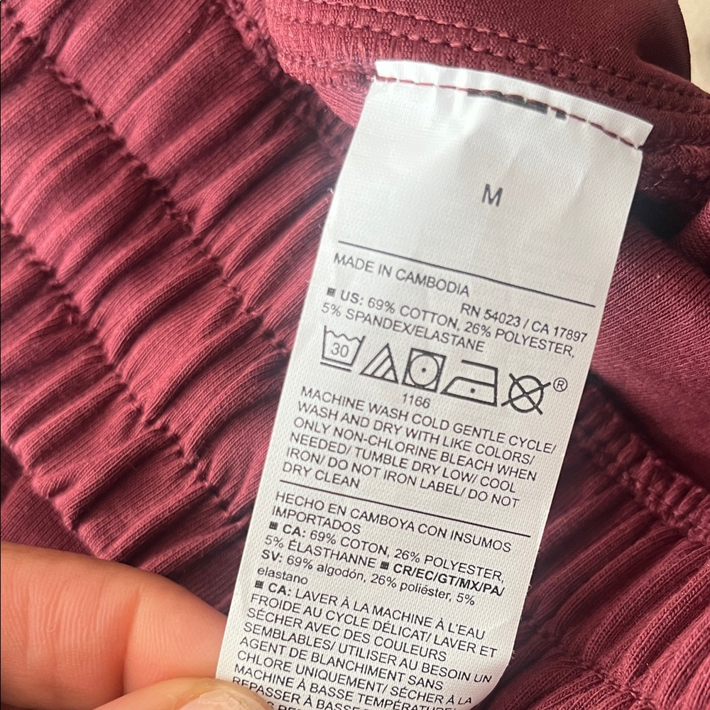 Old Navy Burgundy Jogger Pants size medium - Picture 11 of 11